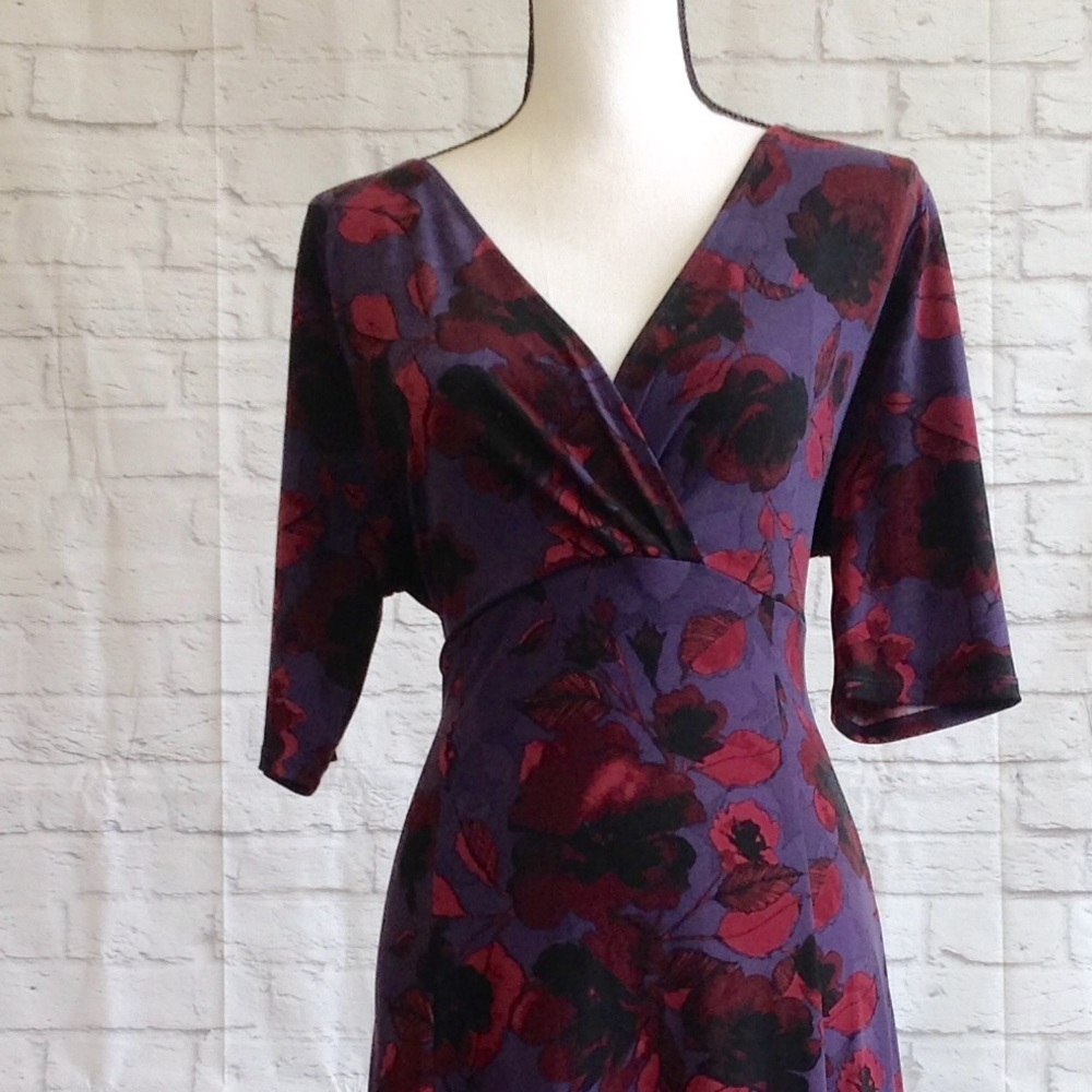 George Floral V Neck Dress Size 16-18